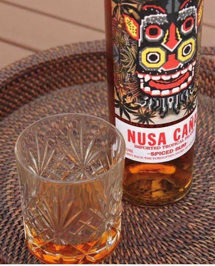 Nusa Locks Ten Caña Rum -